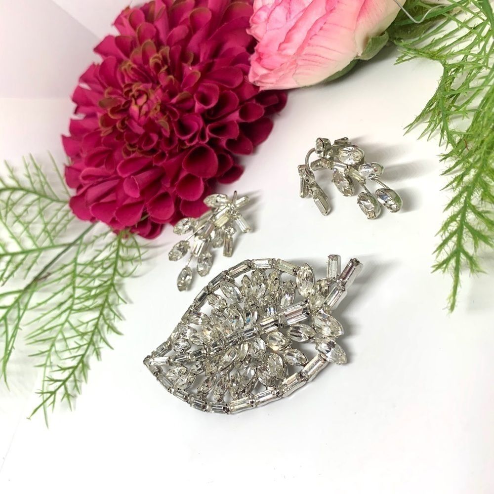VINTAGE⚜️ART DECO Baguette Crystal Brooch & Clip Earrings Set - Picture 4 of 10